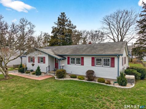 15 Buell Court Clinton CT 06413