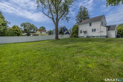 810 Huntington Turnpike Bridgeport CT 06610
