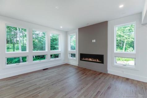 4 Vona Way Newtown CT 06470