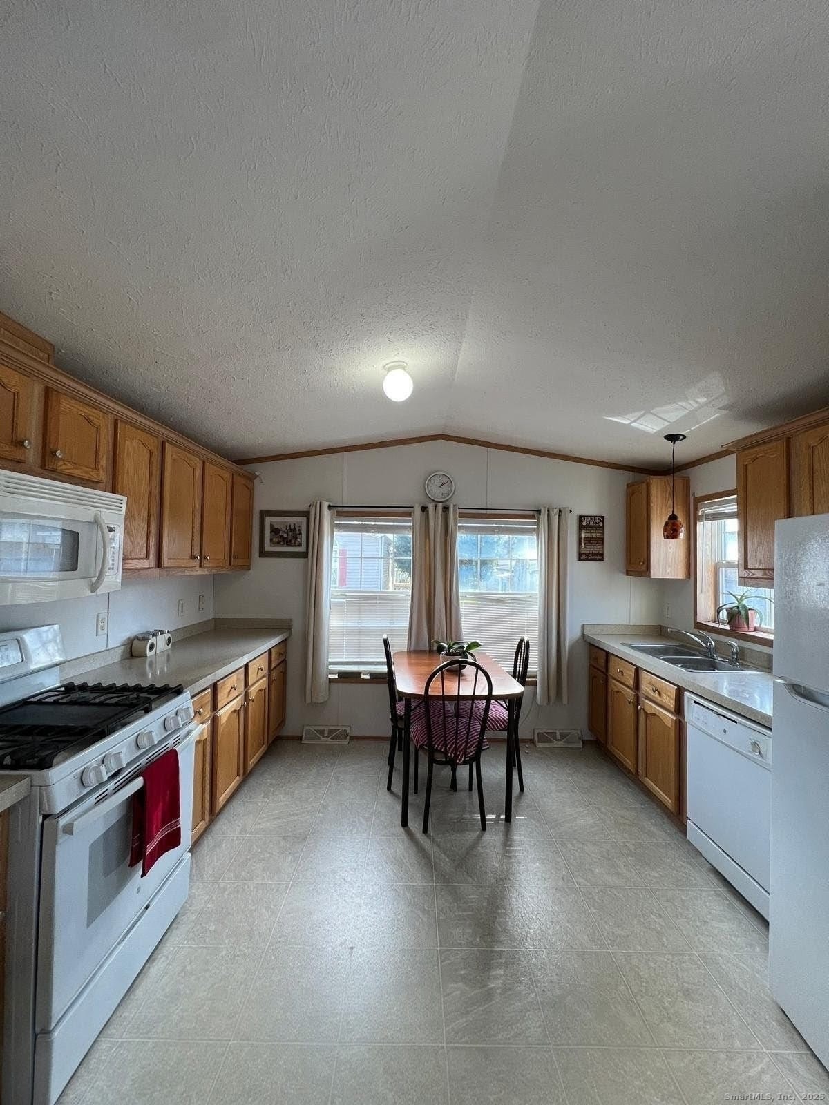 20 Barlow Drive Mansfield CT 06268