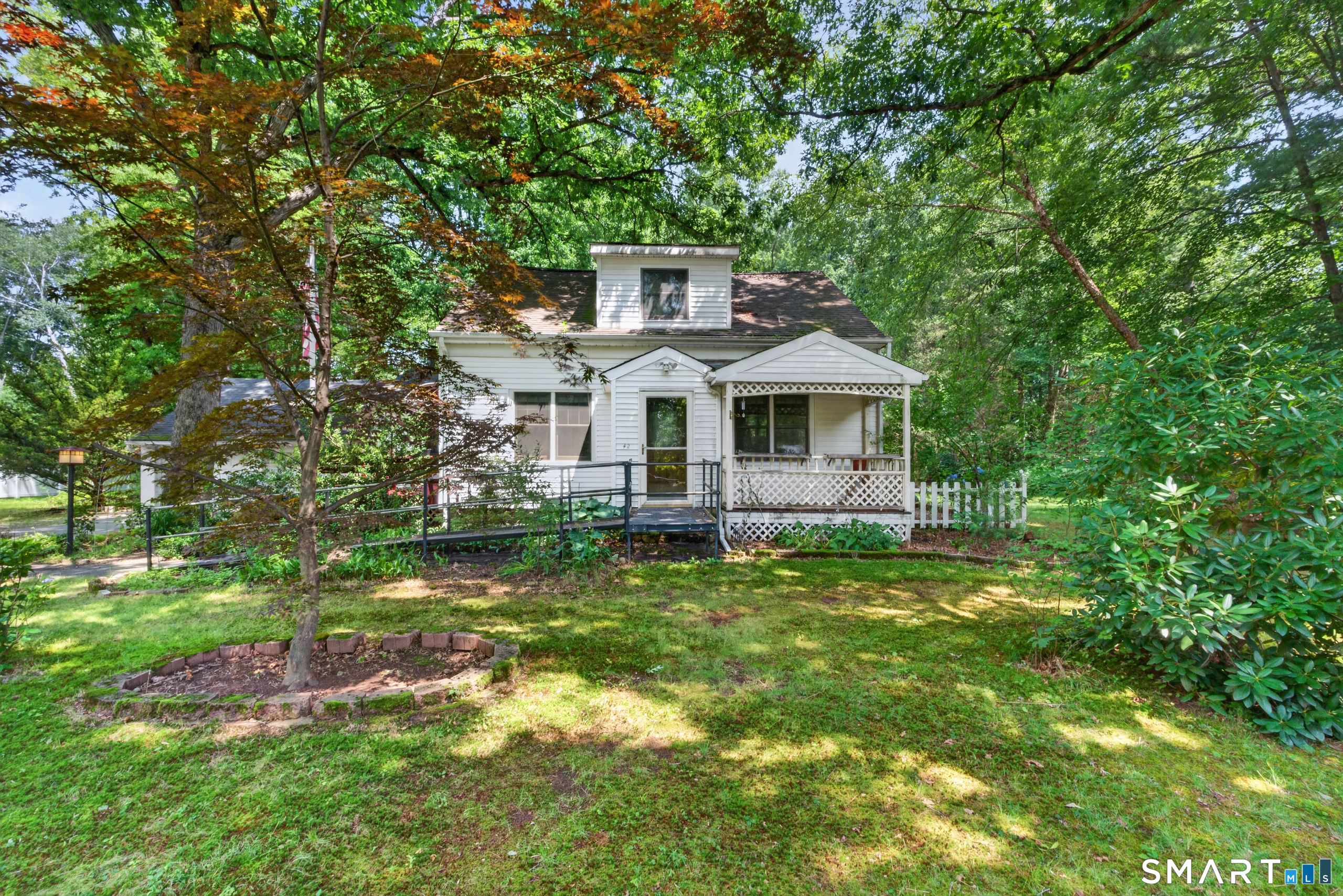 42 Ezra Street North Haven CT 06473