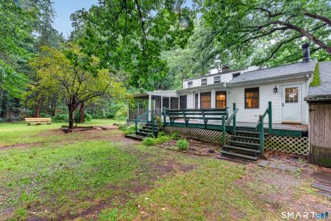 42 Ezra Street North Haven CT 06473