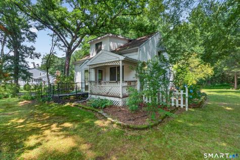 42 Ezra Street North Haven CT 06473