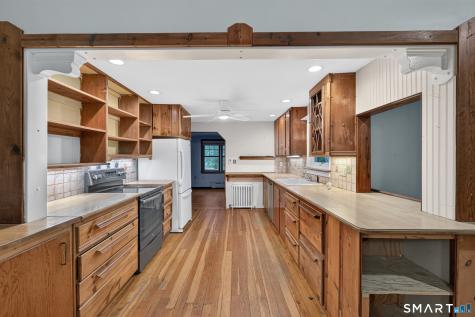 42 Ezra Street North Haven CT 06473