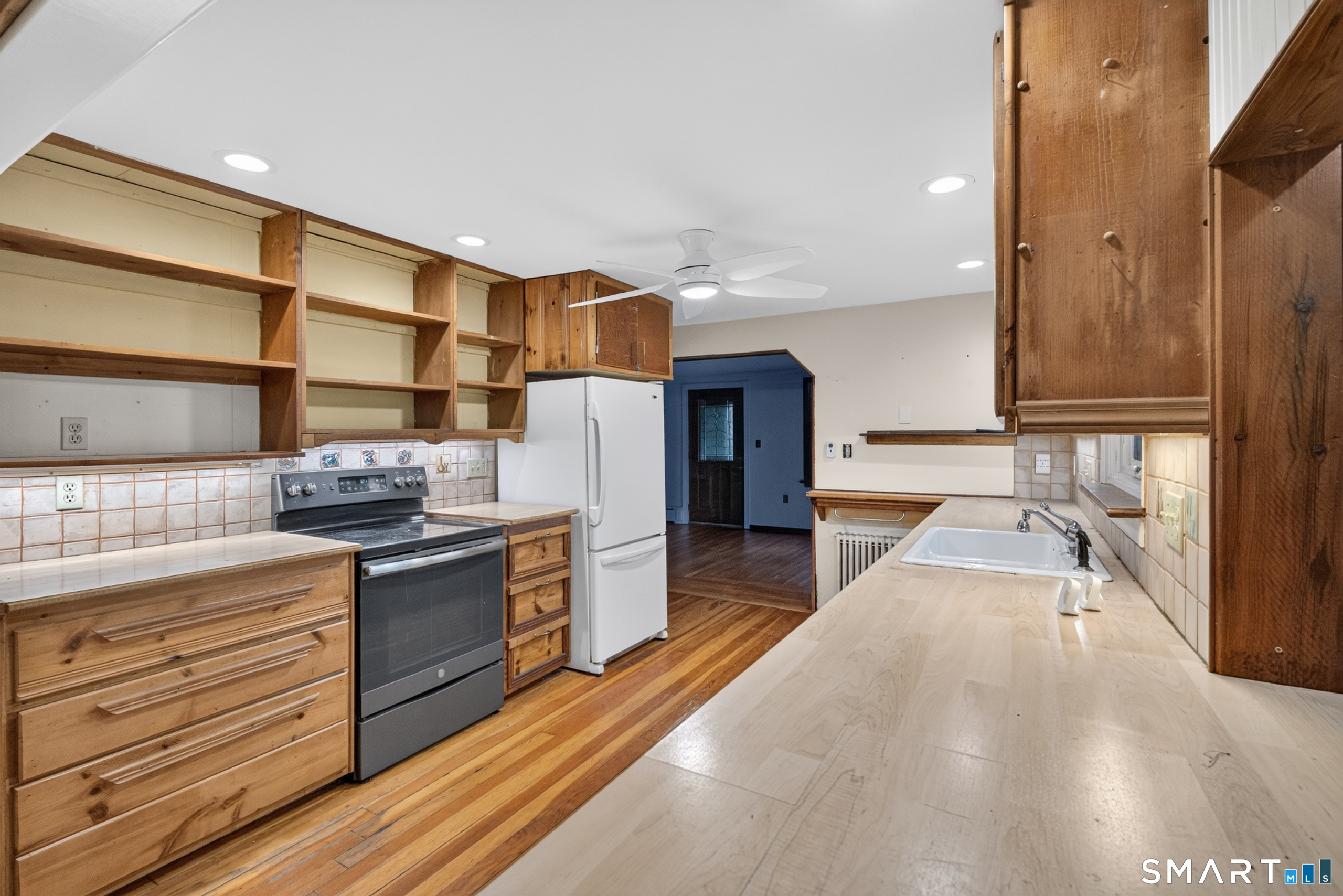 42 Ezra Street North Haven CT 06473