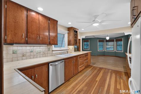 42 Ezra Street North Haven CT 06473