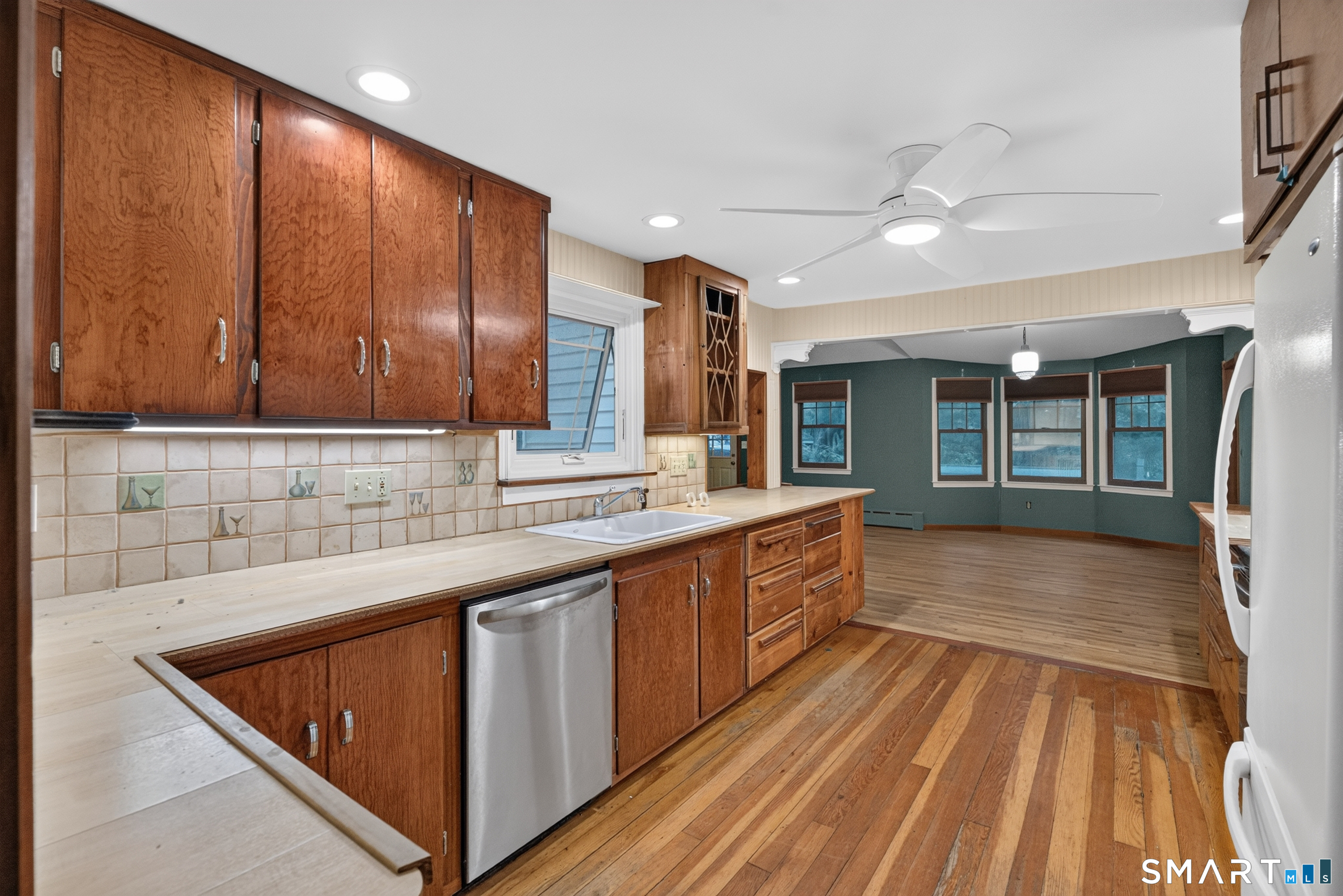 42 Ezra Street North Haven CT 06473