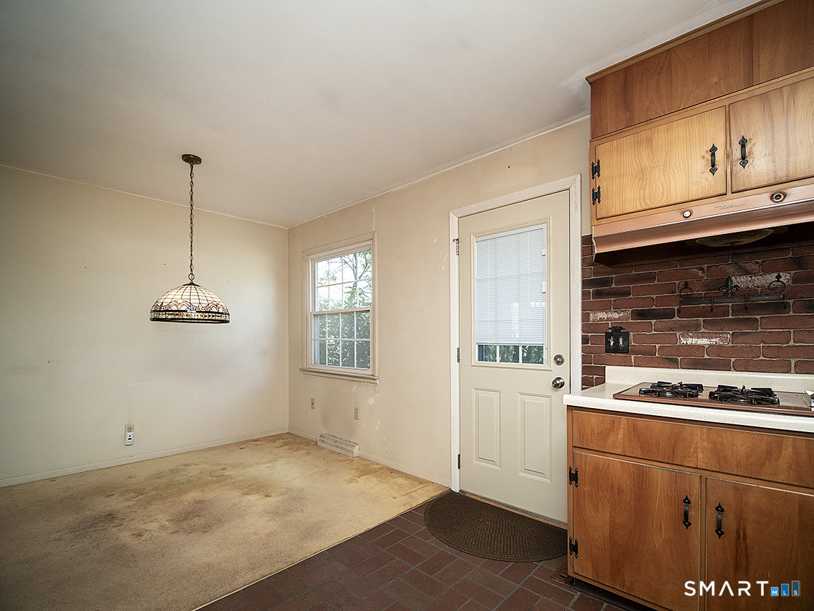 18 Kimberly Circle North Haven CT 06473
