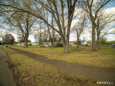 18 Kimberly Circle North Haven CT 06473