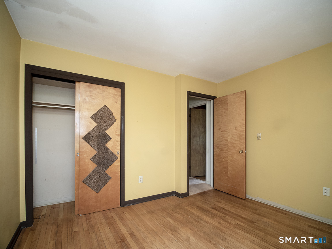 18 Kimberly Circle North Haven CT 06473