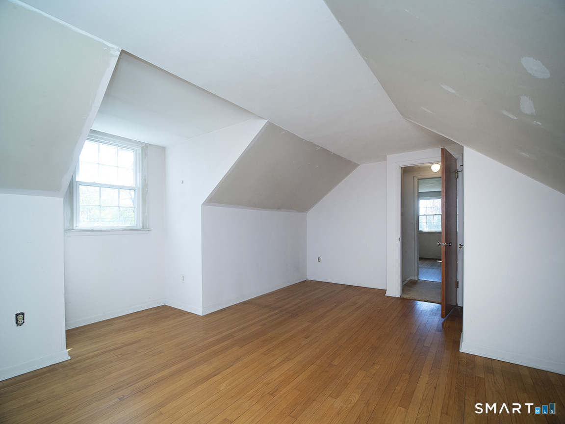 18 Kimberly Circle North Haven CT 06473