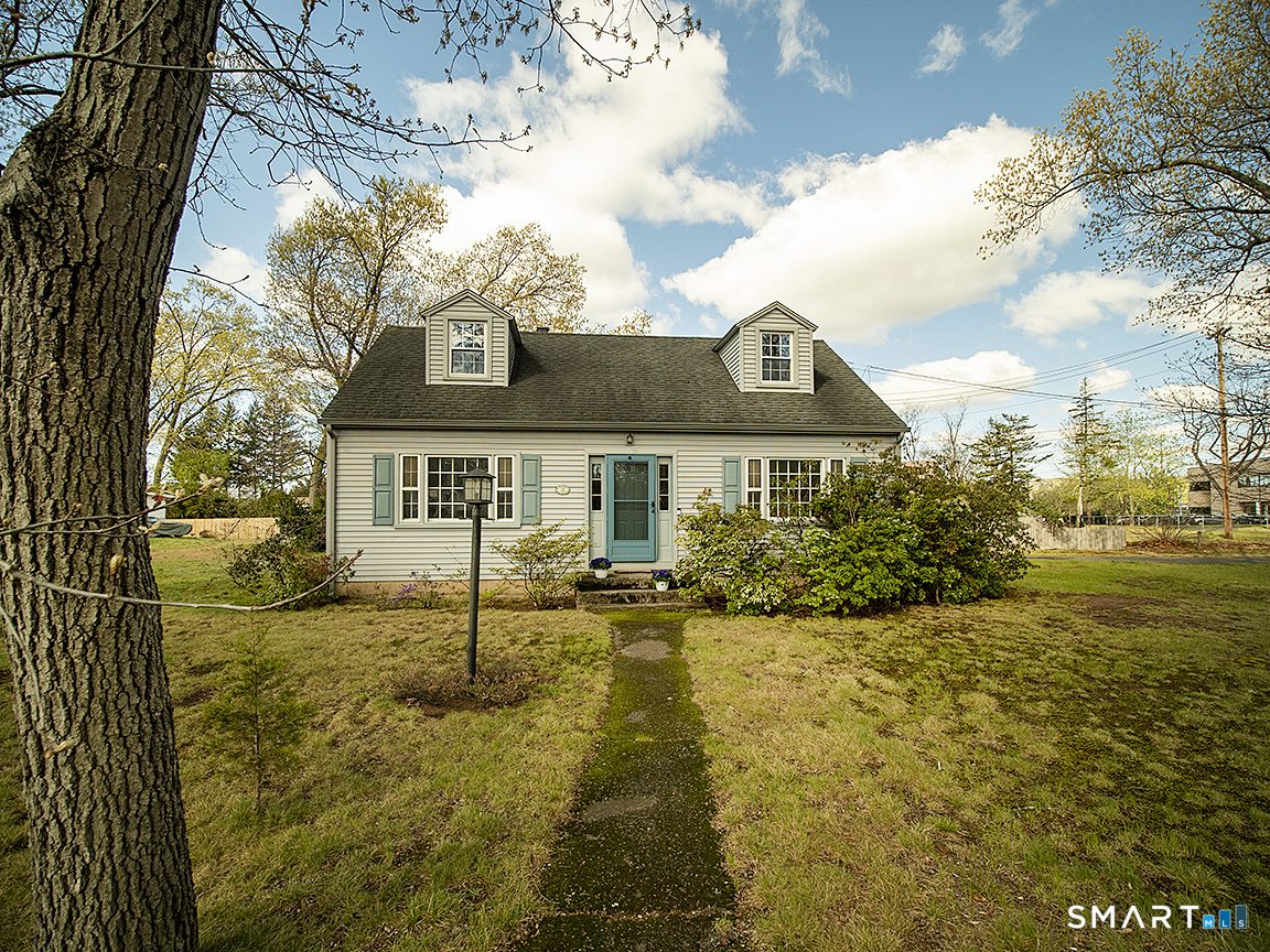 18 Kimberly Circle North Haven CT 06473