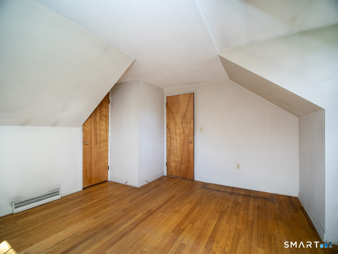 18 Kimberly Circle North Haven CT 06473