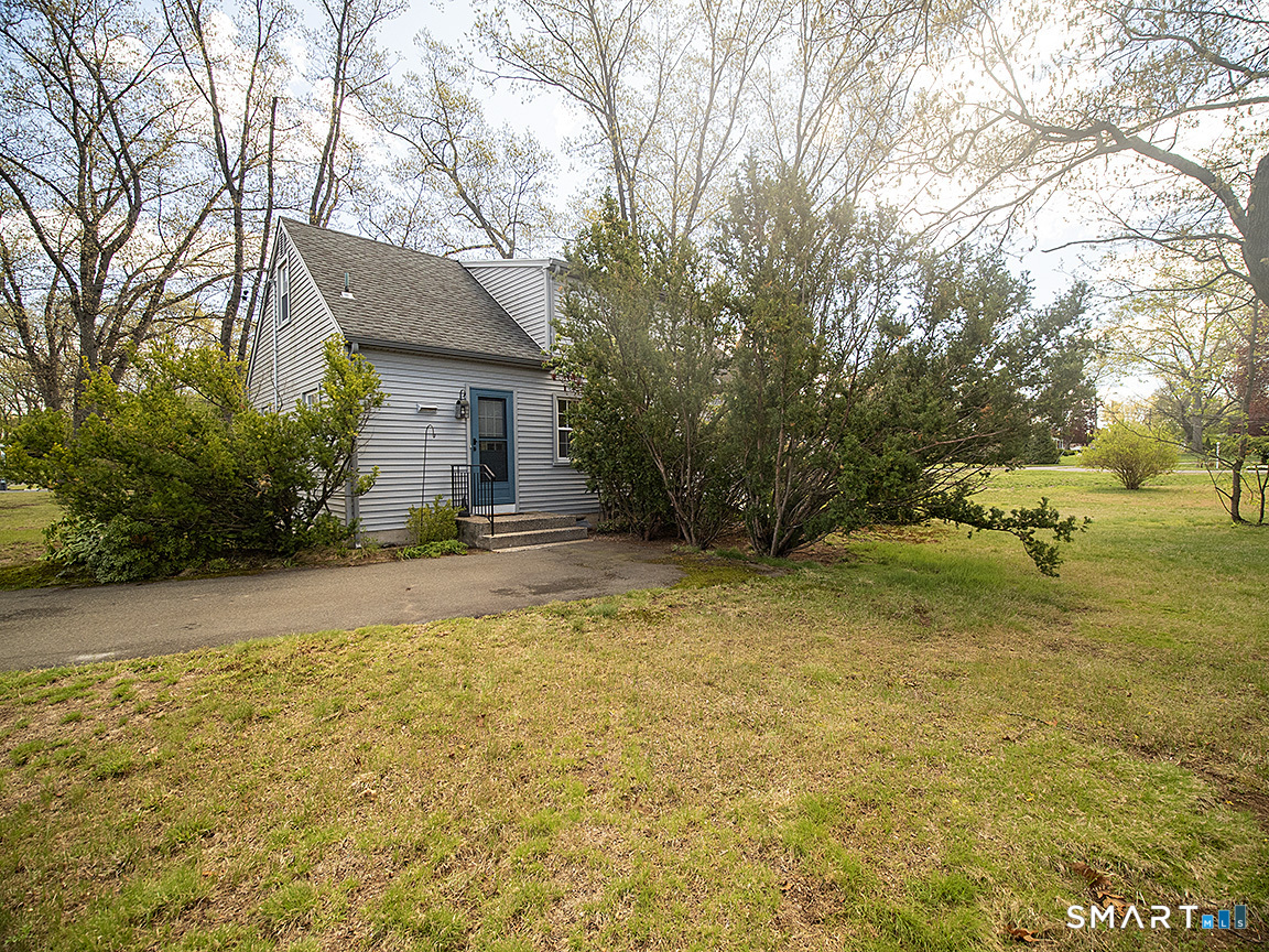 18 Kimberly Circle North Haven CT 06473