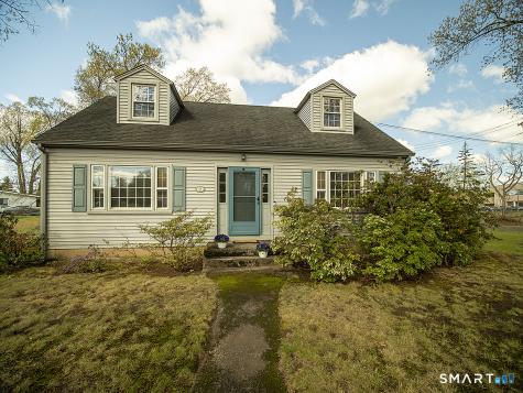 18 Kimberly Circle North Haven CT 06473