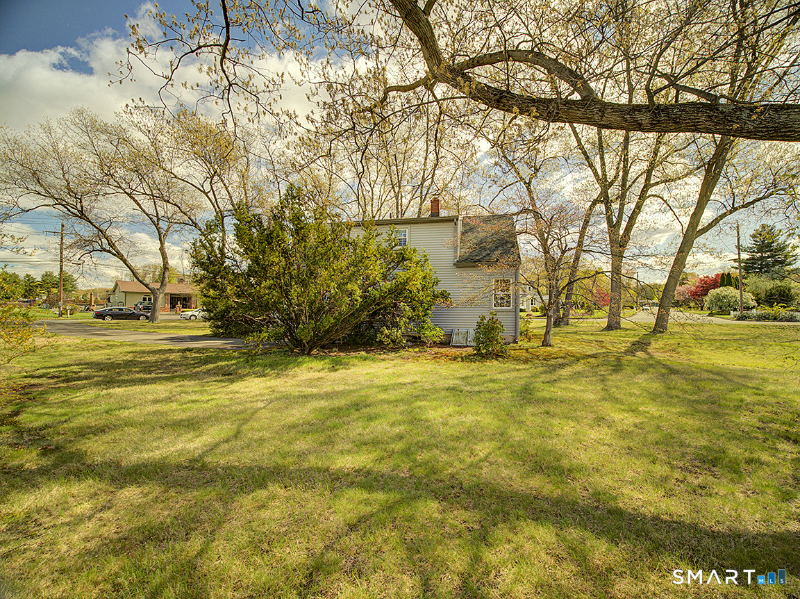 18 Kimberly Circle North Haven CT 06473