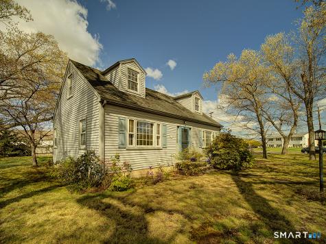 18 Kimberly Circle North Haven CT 06473