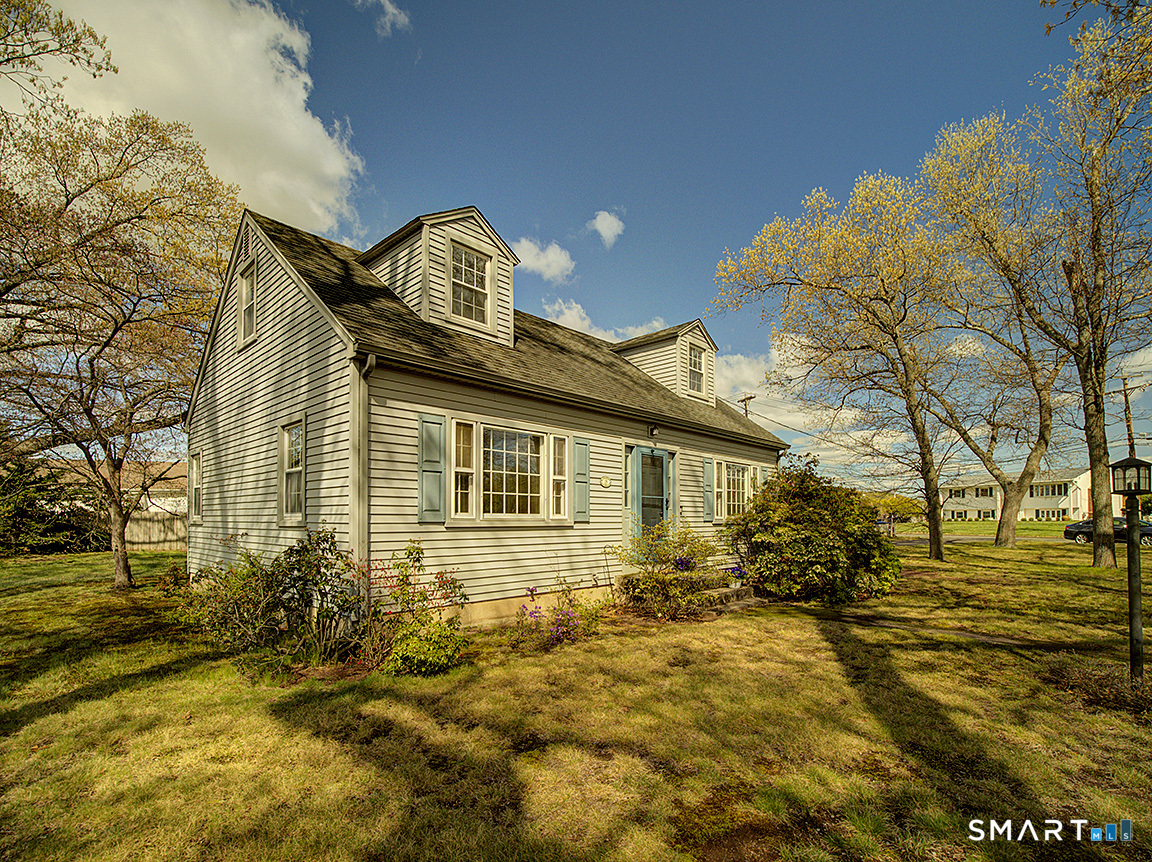 18 Kimberly Circle North Haven CT 06473