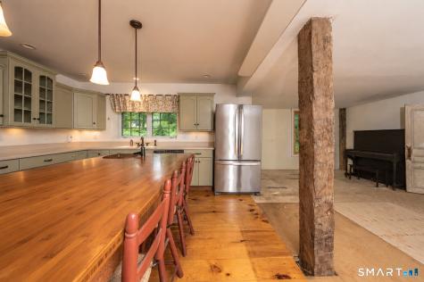 19 High Street Middlefield CT 06455