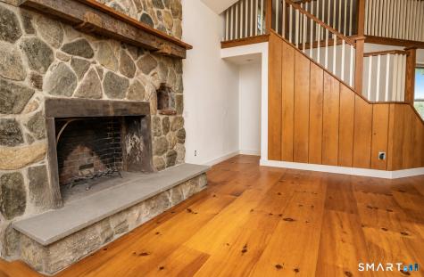 19 High Street Middlefield CT 06455