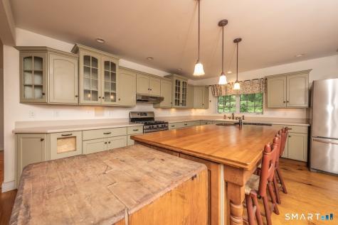 19 High Street Middlefield CT 06455