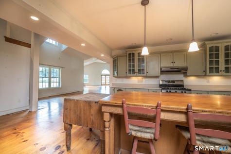 19 High Street Middlefield CT 06455