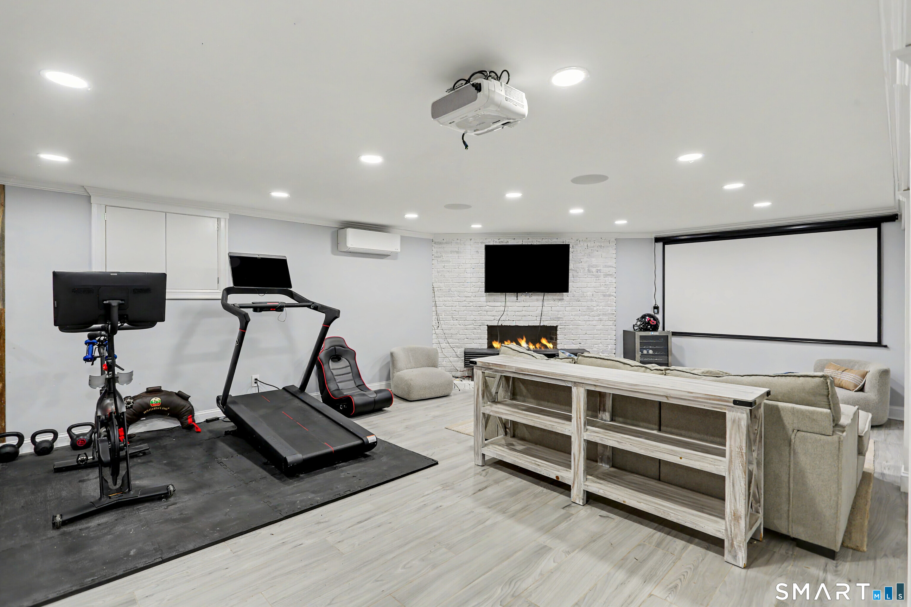 2141 Ponus Ridge New Canaan CT 06840