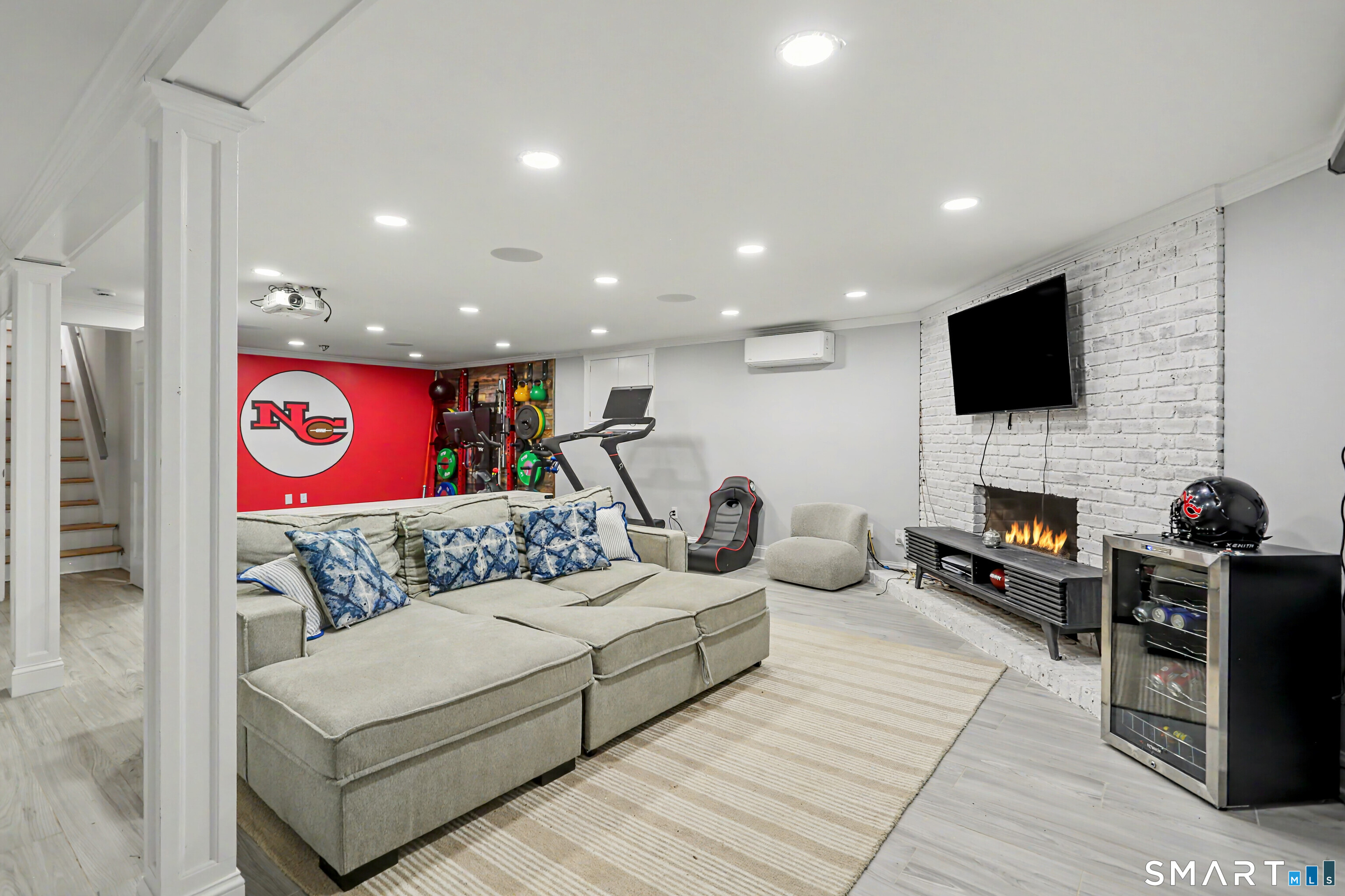2141 Ponus Ridge New Canaan CT 06840