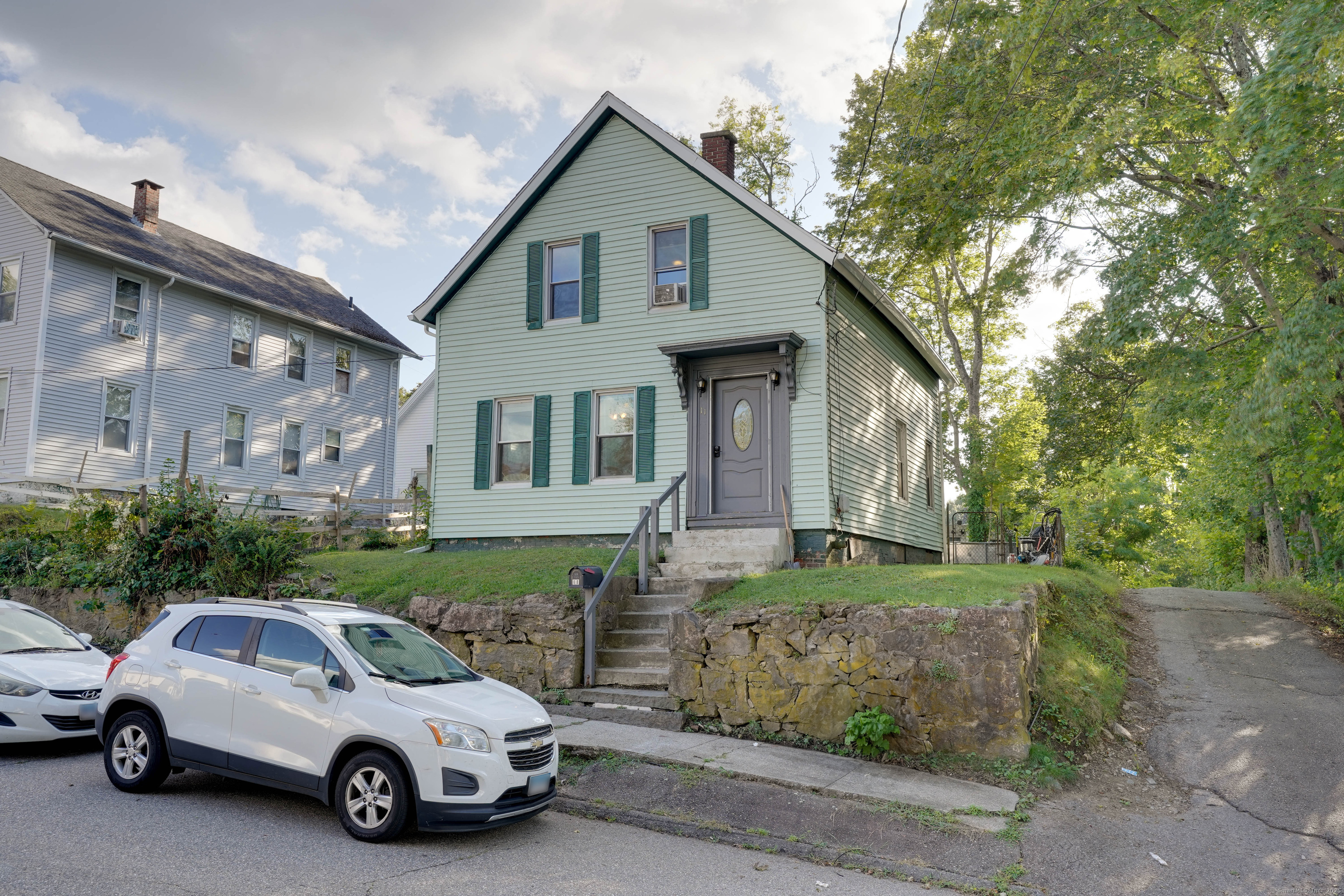 11 Arnold Street Norwich CT 06360