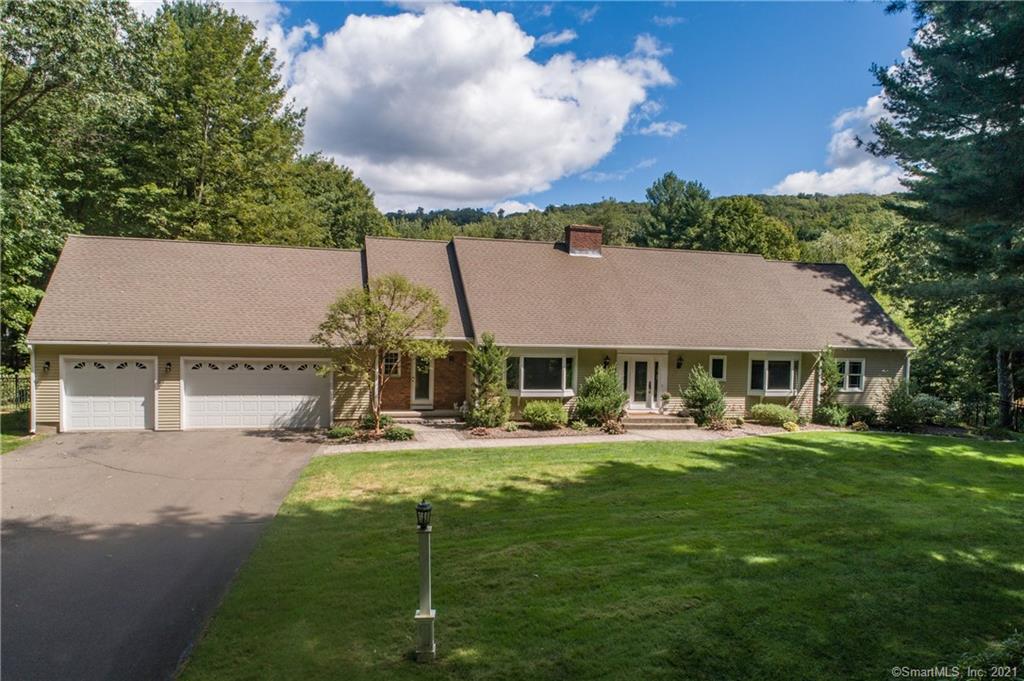 40 Oak Bluff Avon CT 06001