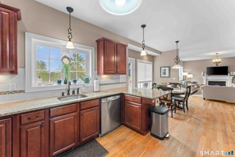 42 Ridgewood Terrace North Haven CT 06473