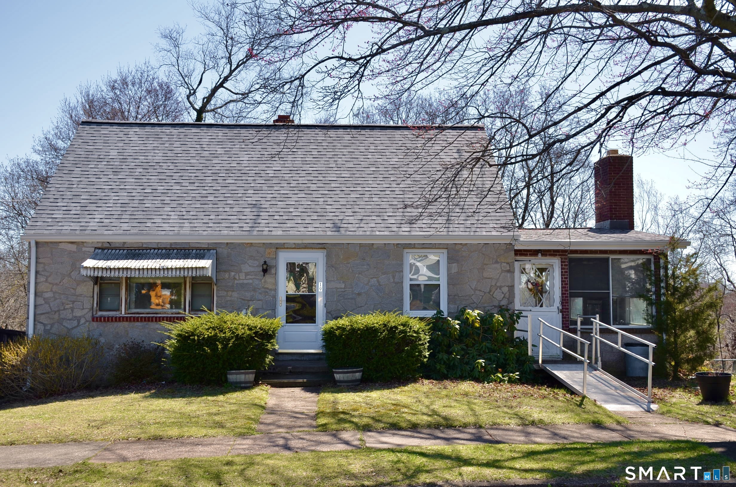 19 Hughes Street East Haven CT 06512