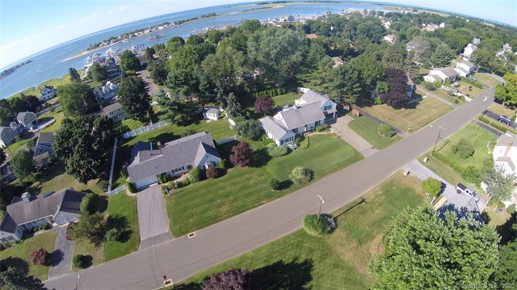 8 Iroquois Drive Clinton CT 06413