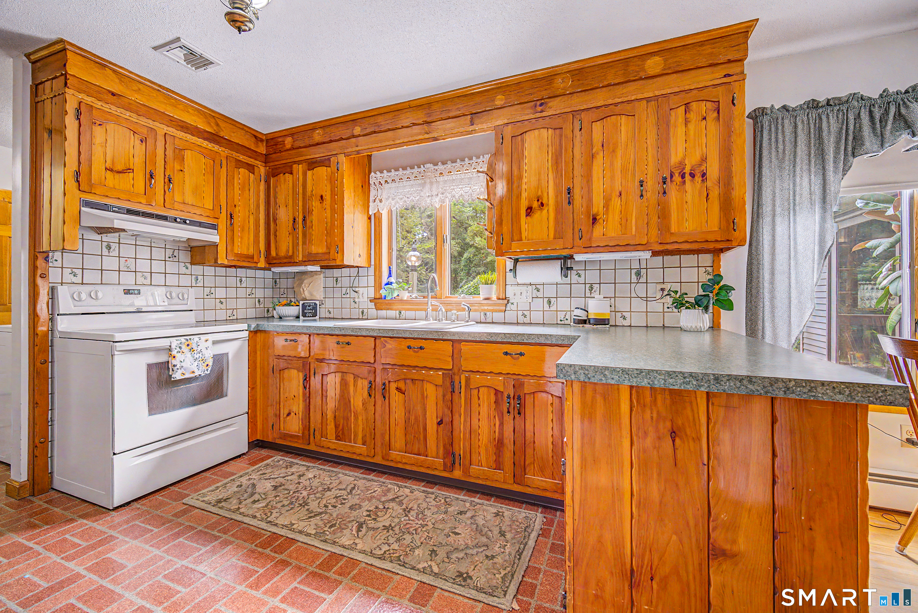 39 Cannon Road Hampton CT 06247