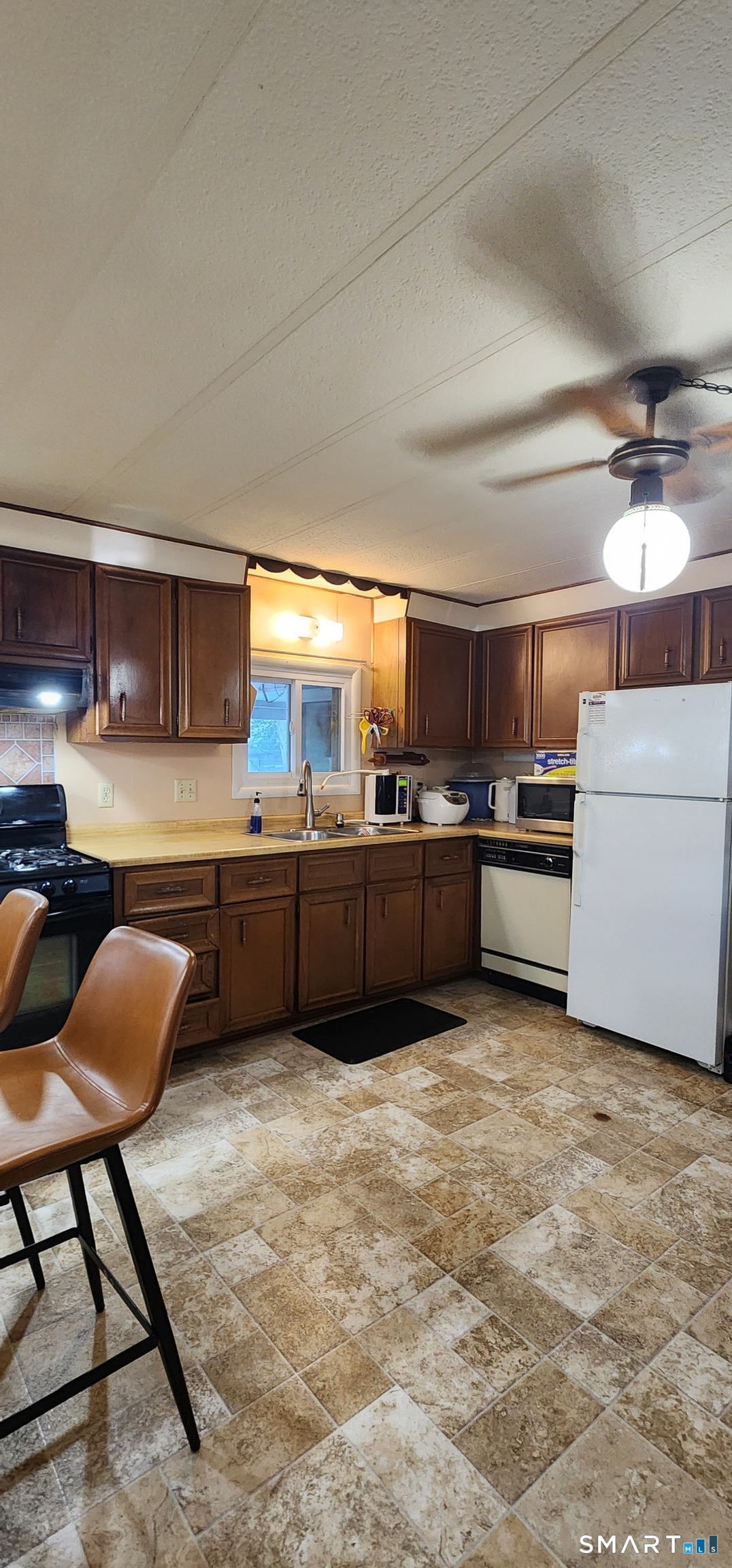 16 Arapaho Drive East Hartford CT 06118