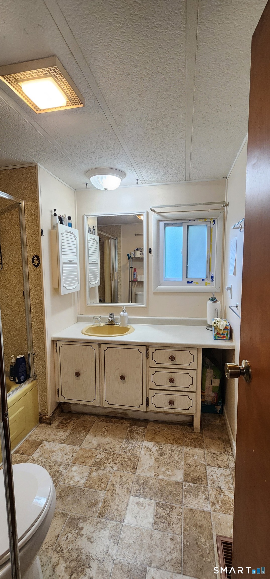 16 Arapaho Drive East Hartford CT 06118