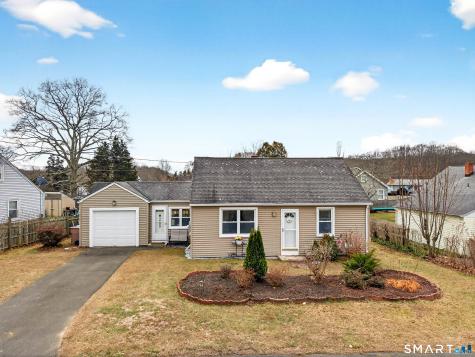 6 Slocum Drive East Lyme CT 06357
