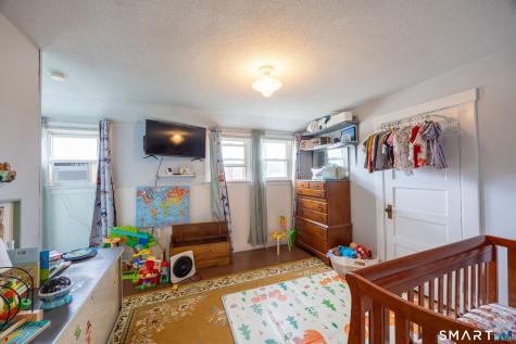 10 Harwich Street East Haven CT 06512