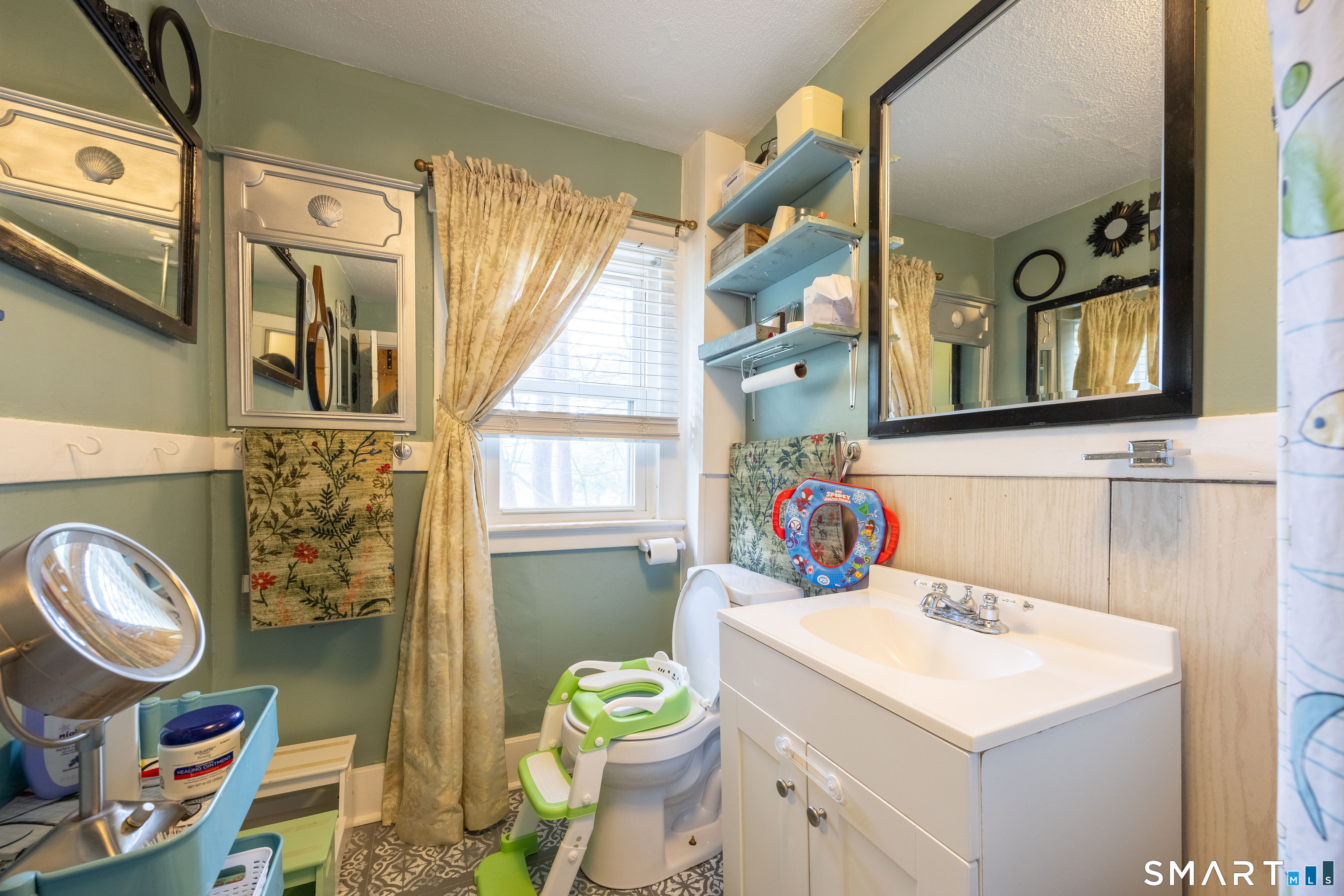 10 Harwich Street East Haven CT 06512