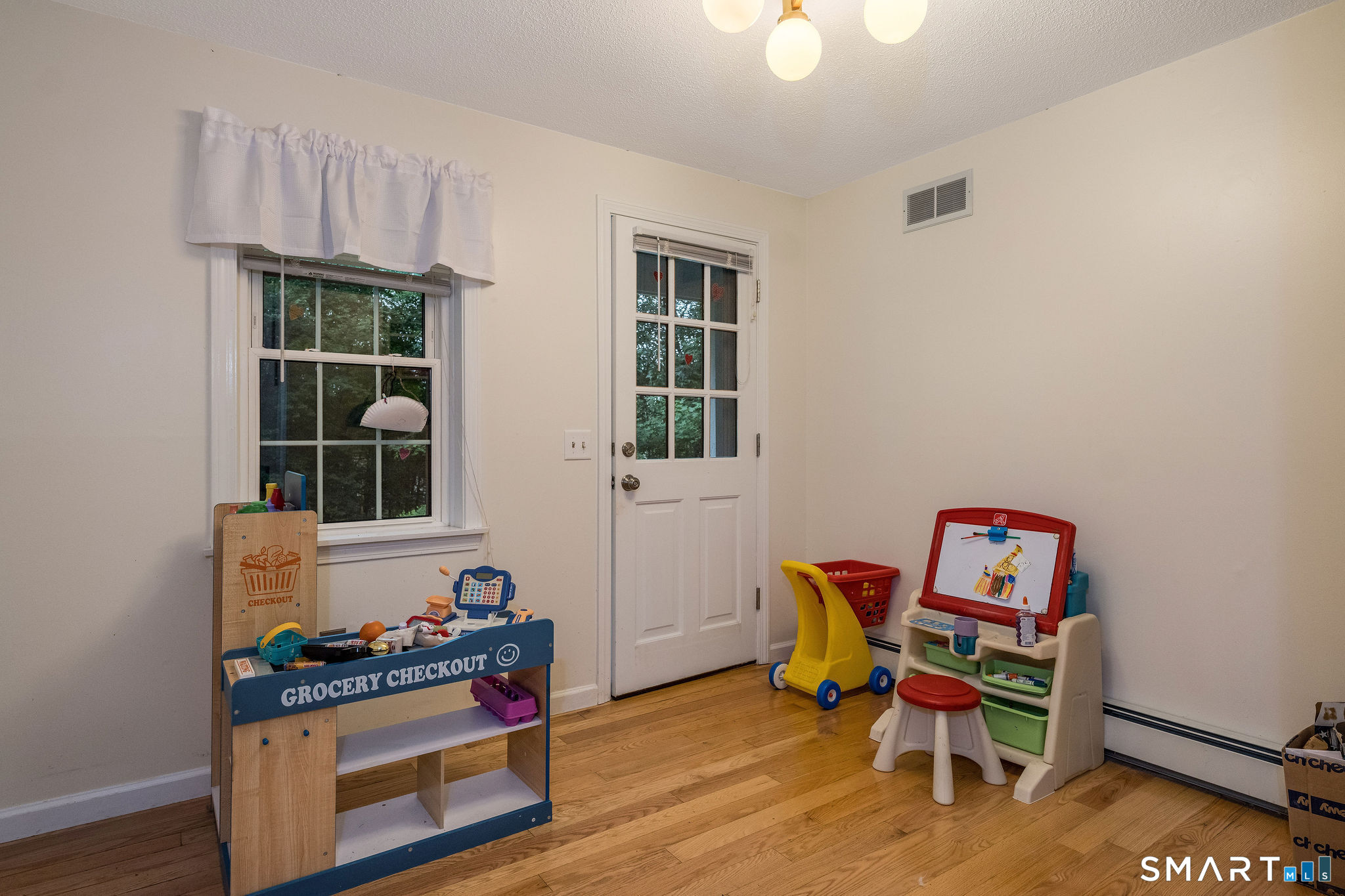 98 Pond View Circle Guilford CT 06437