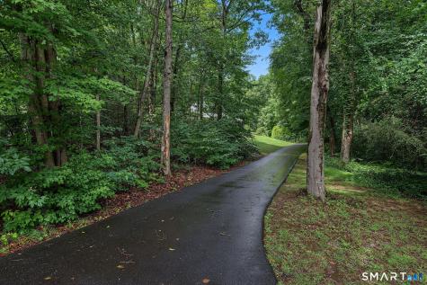 98 Pond View Circle Guilford CT 06437