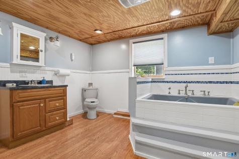 10 Chris Drive Montville CT 06382