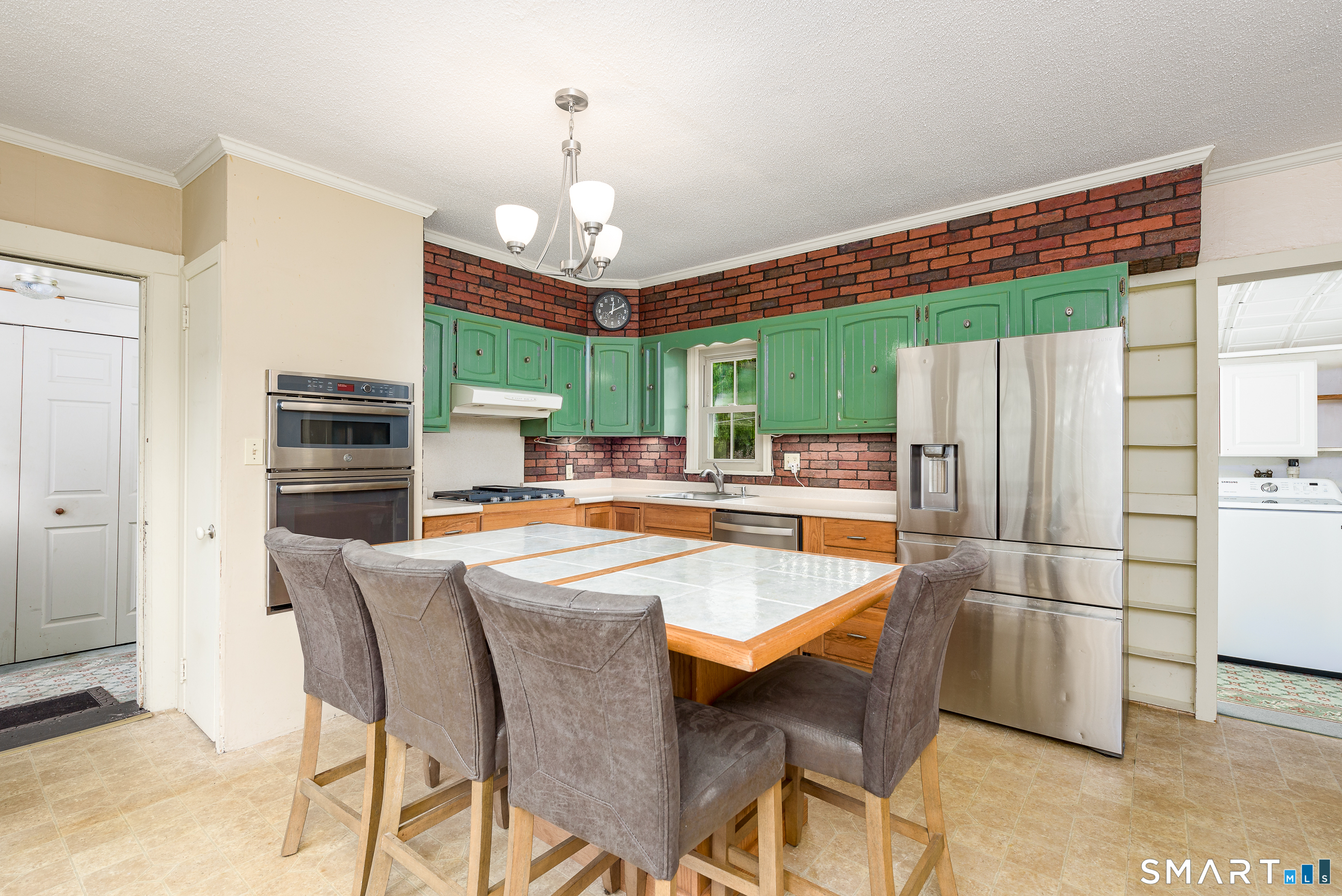 653 Vauxhall St Extension Waterford CT 06385