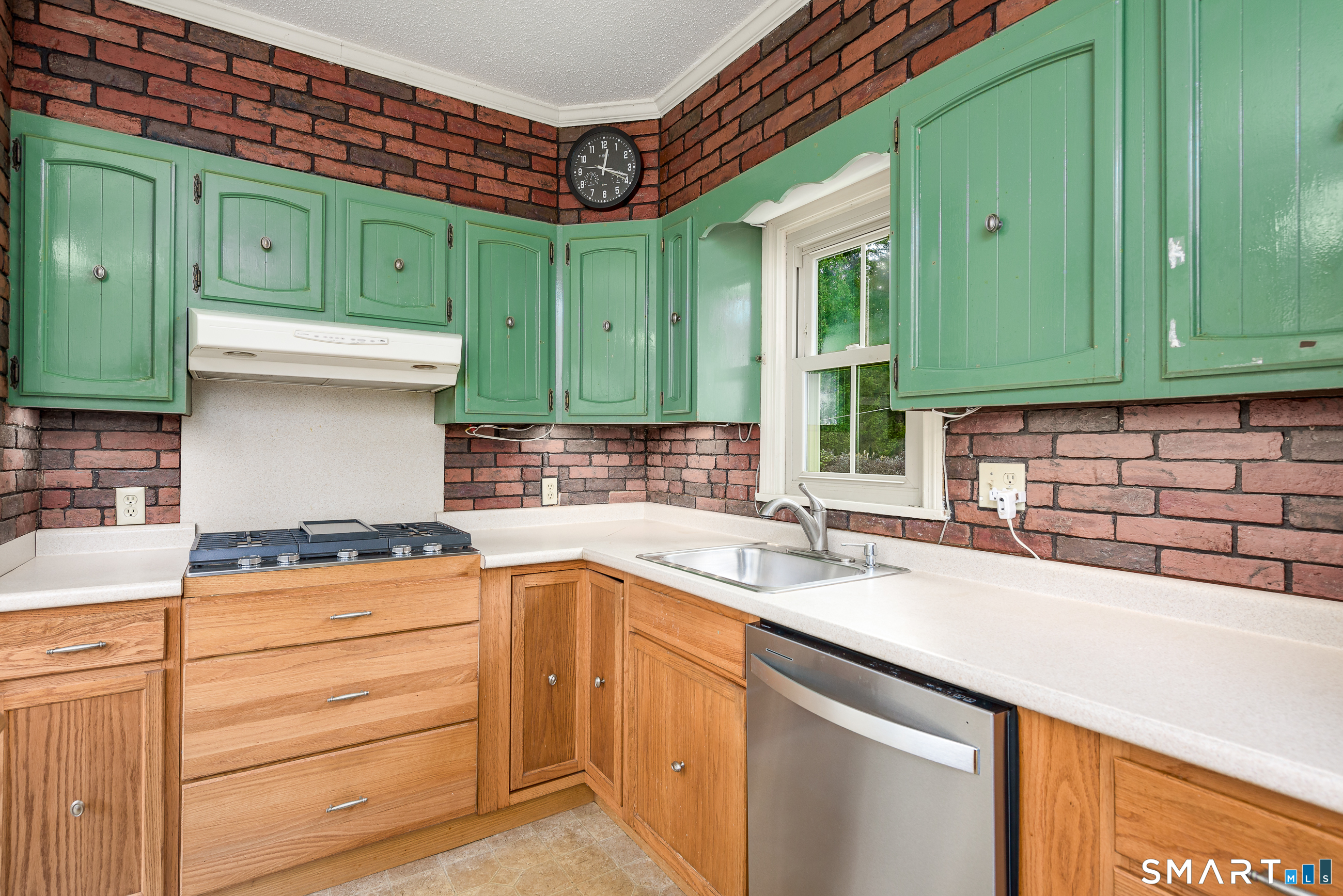 653 Vauxhall St Extension Waterford CT 06385