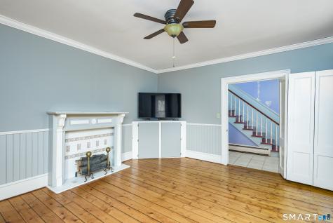 653 Vauxhall St Extension Waterford CT 06385