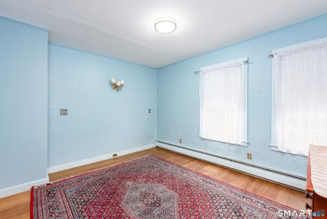 653 Vauxhall St Extension Waterford CT 06385