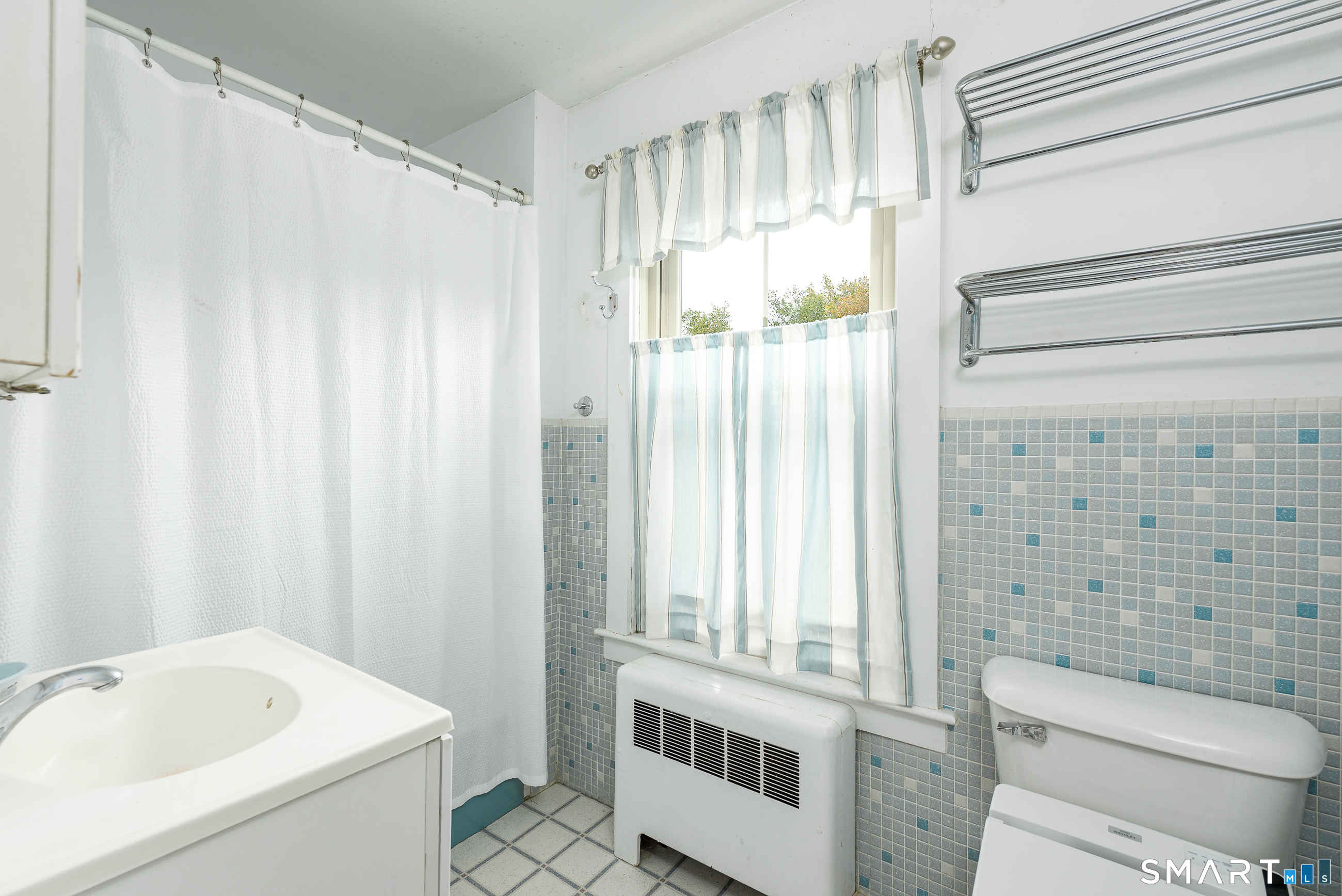 653 Vauxhall St Extension Waterford CT 06385