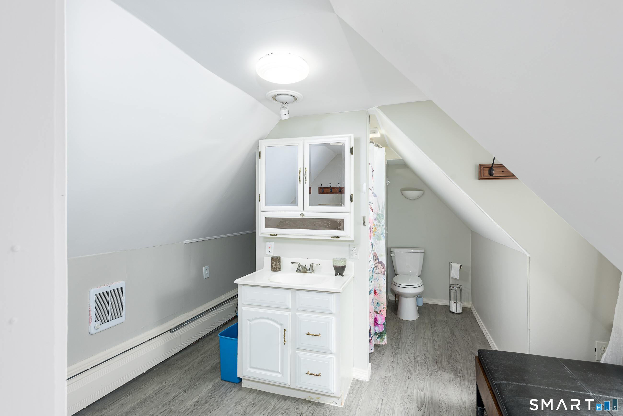 653 Vauxhall St Extension Waterford CT 06385