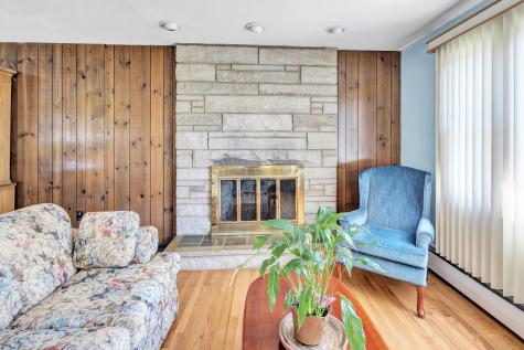 22 Mountain Top Lane New Haven CT 06513