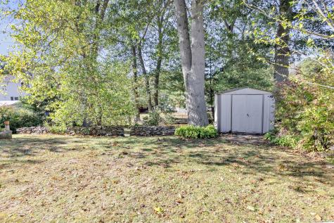 22 Mountain Top Lane New Haven CT 06513